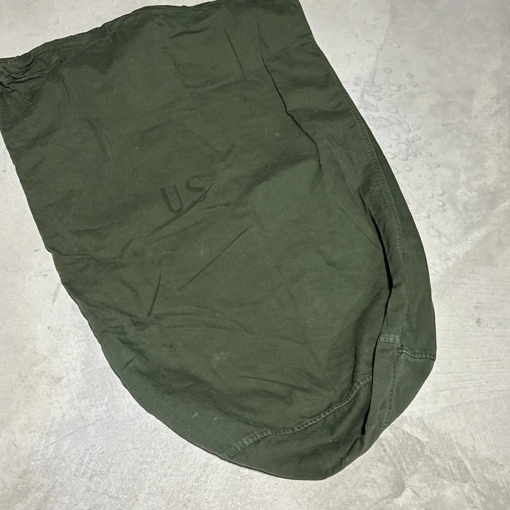 Vintage US ARMY GREEN COTTON LAUNDRY/DUTY BAG w/ DRAW STRING 1970s